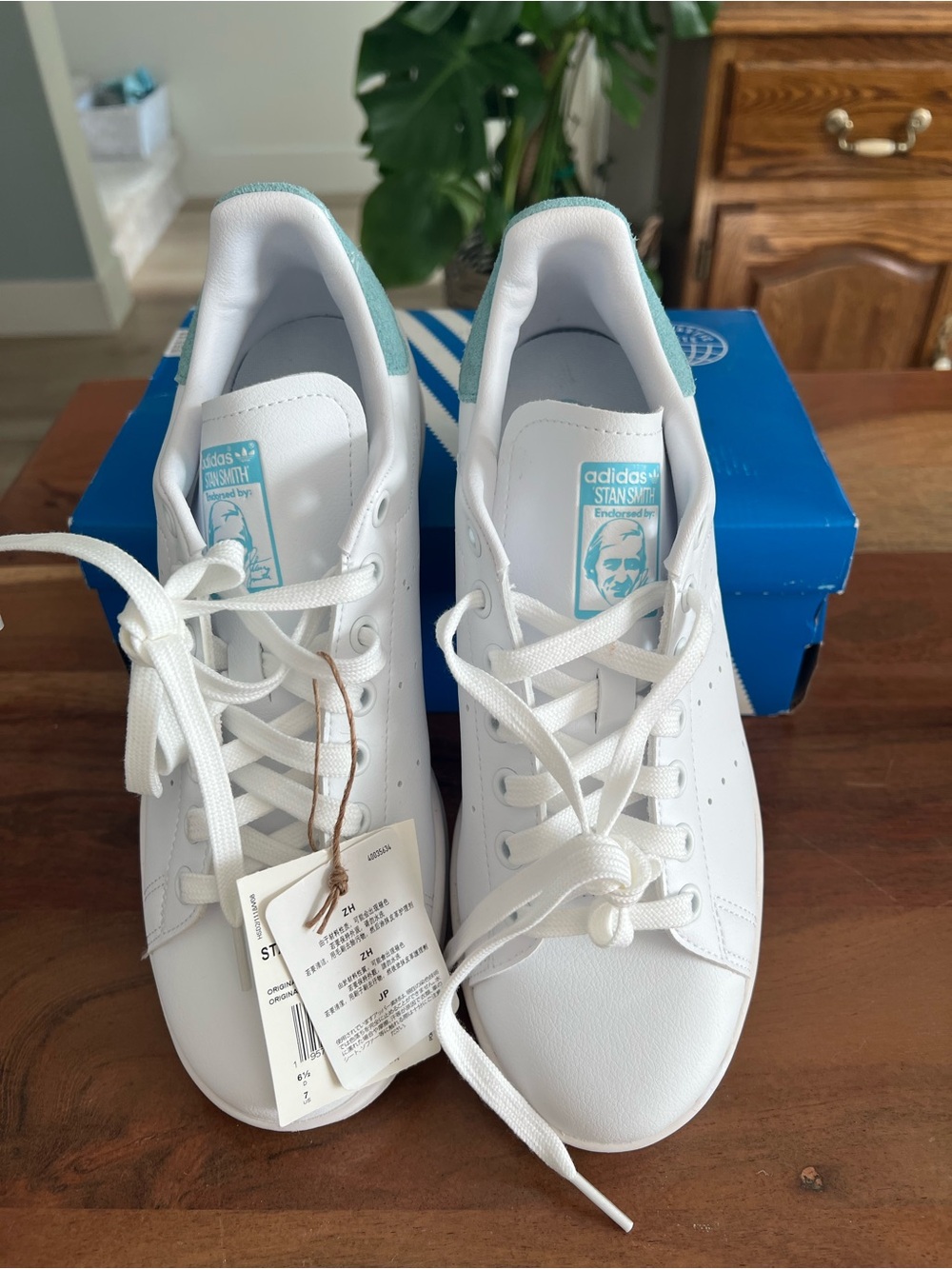 adidas Stan Smiths Men’s size 7